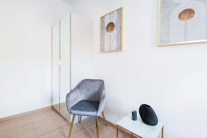 Gallery 7 Loft Affair Collection image