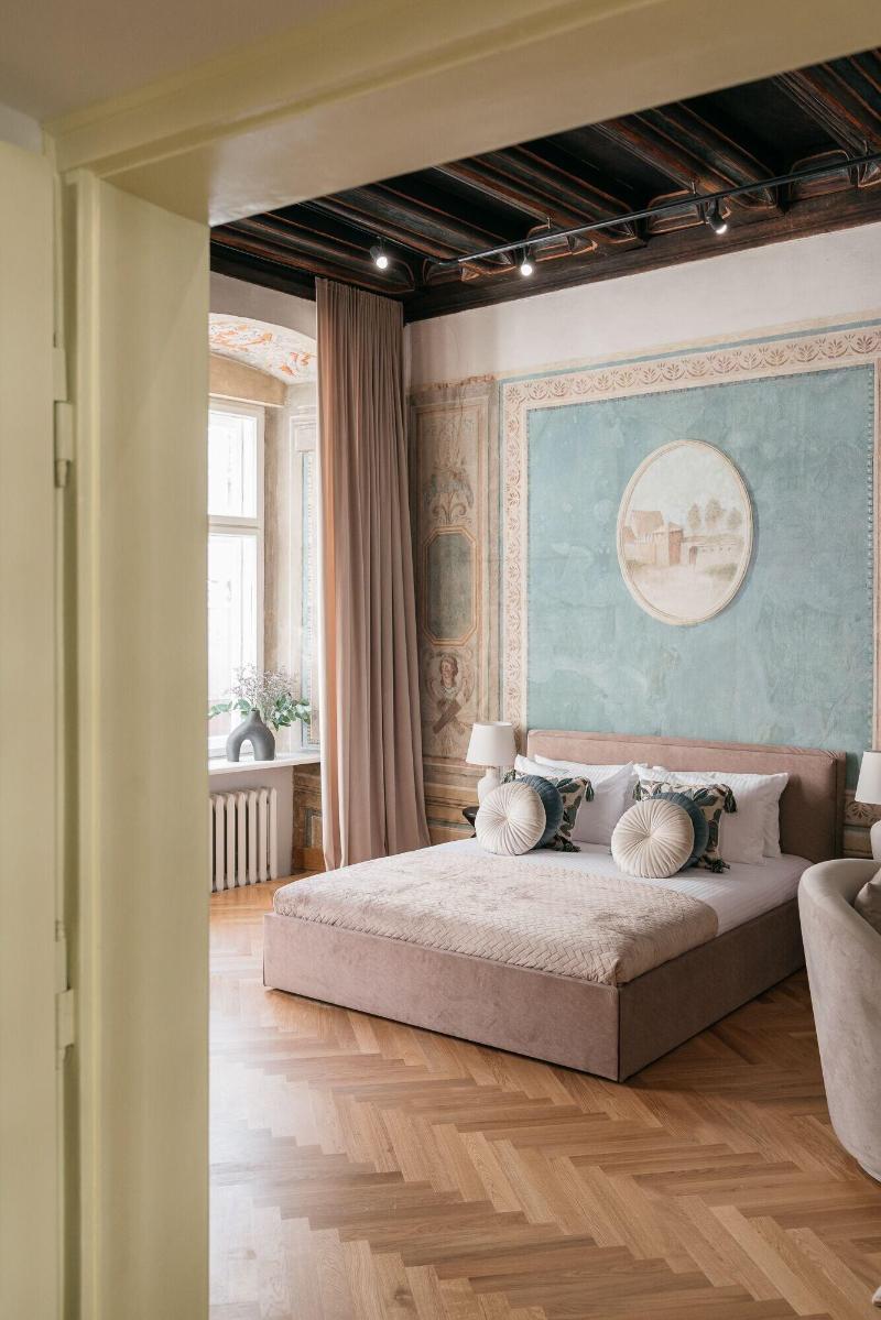 Gallery 7 Loft Affair Collection image