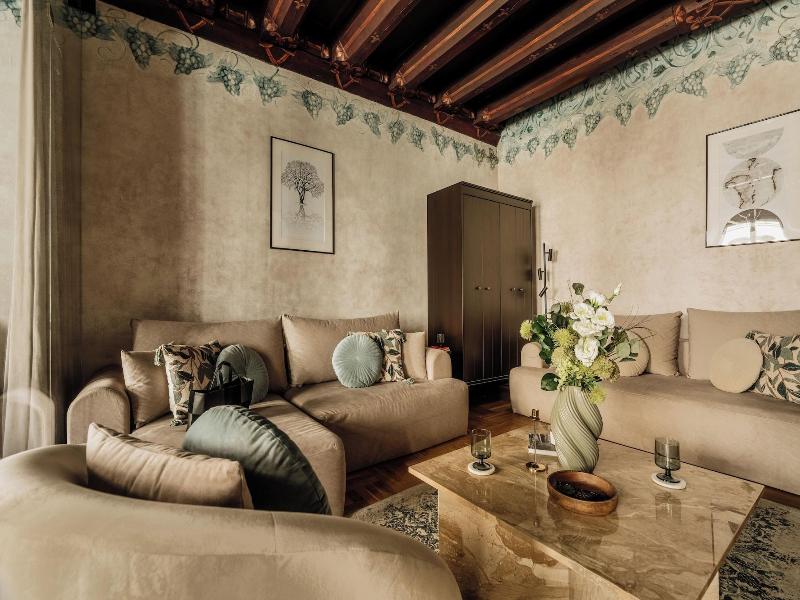 Gallery 7 Loft Affair Collection image