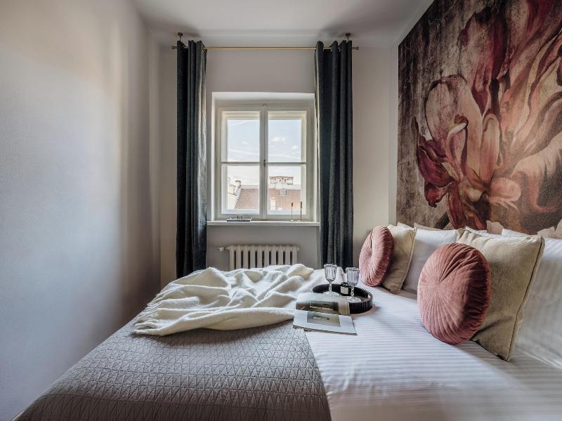 Gallery 7 Loft Affair Collection image
