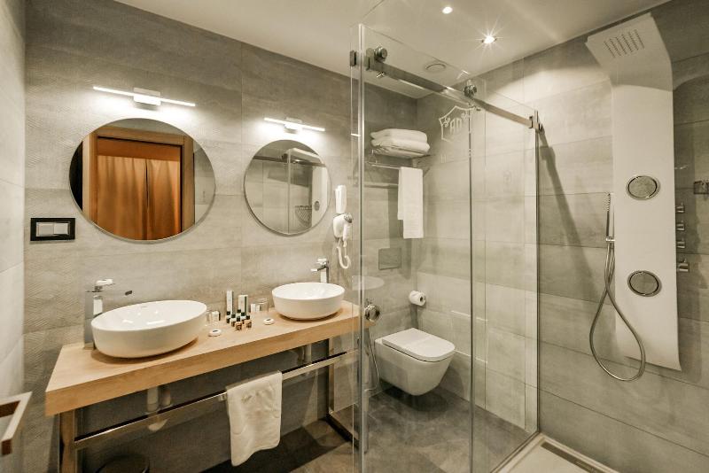 Ad Hotel Hydra image