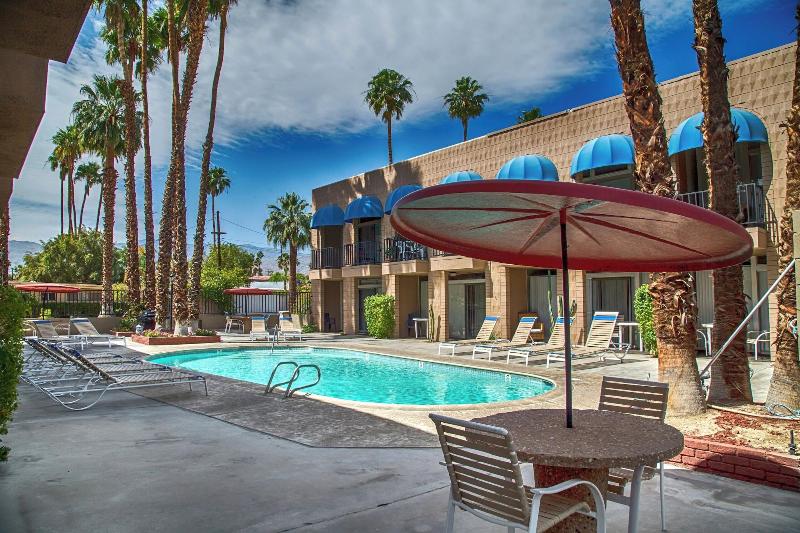 Palm Desert Suites image
