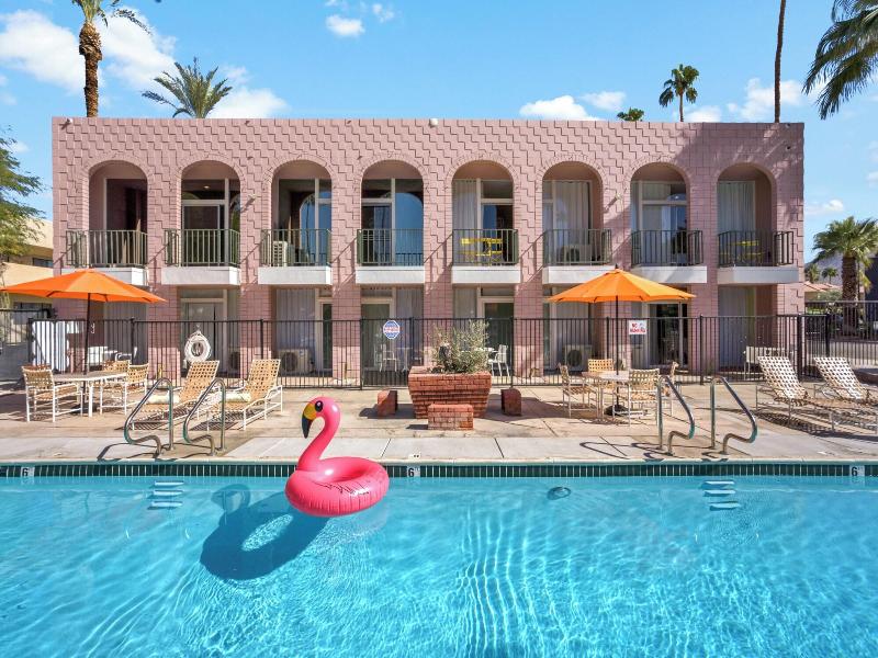 Palm Desert Suites image