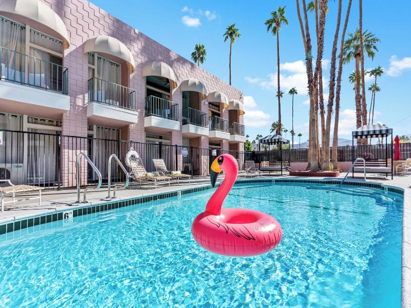 Palm Desert Suites image