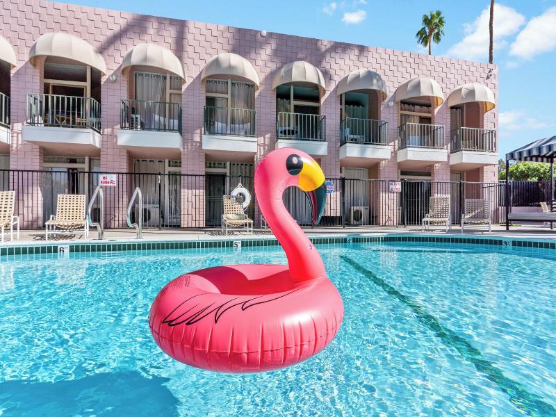 Palm Desert Suites image