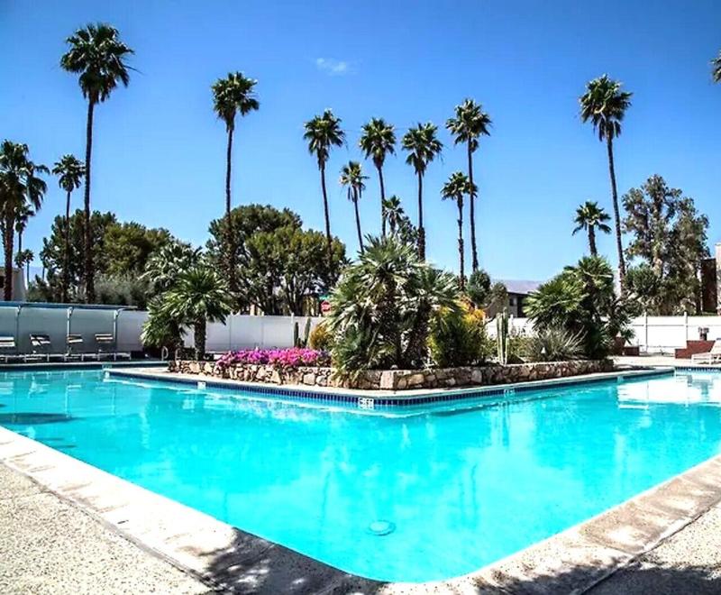 Palm Desert Suites image