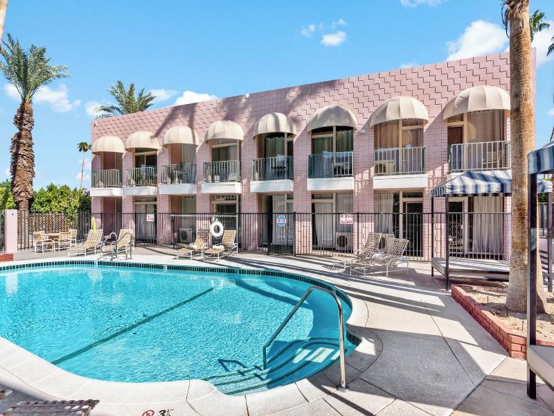 Palm Desert Suites image