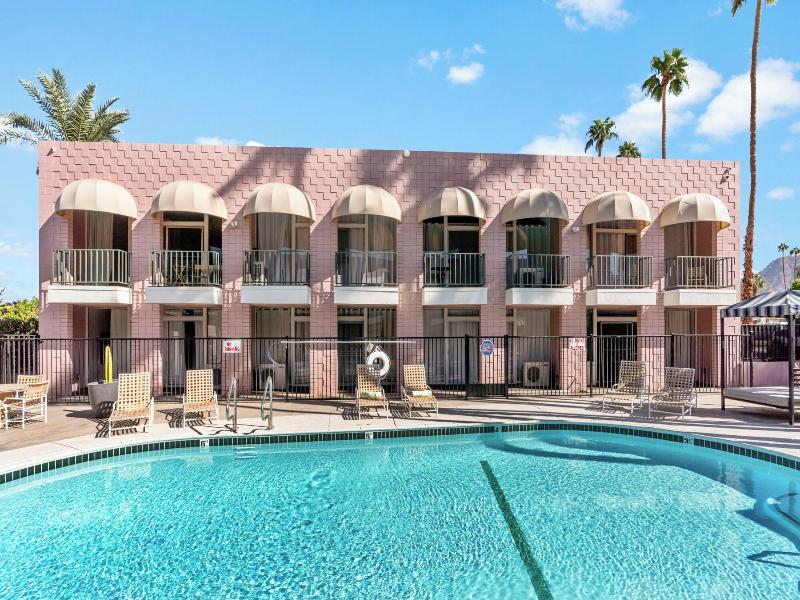 Palm Desert Suites image