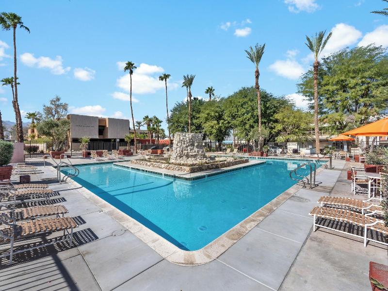 Palm Desert Suites image