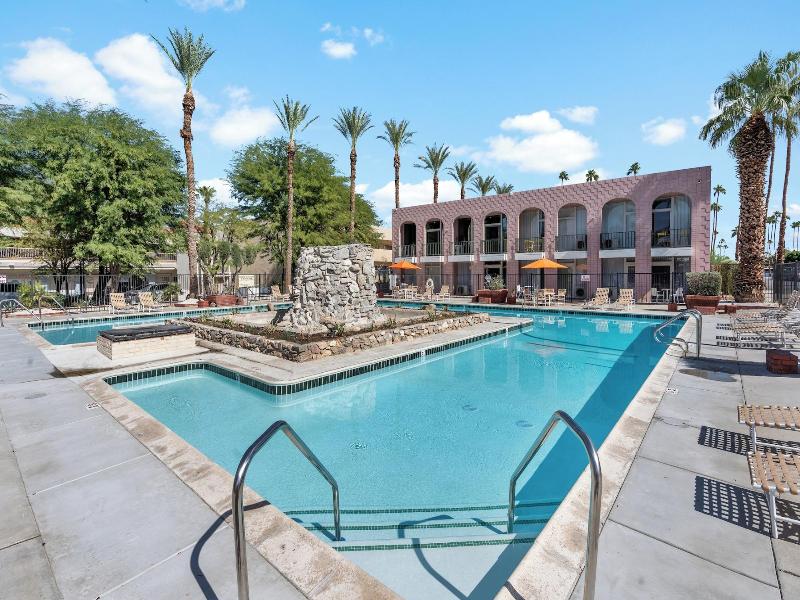 Palm Desert Suites image