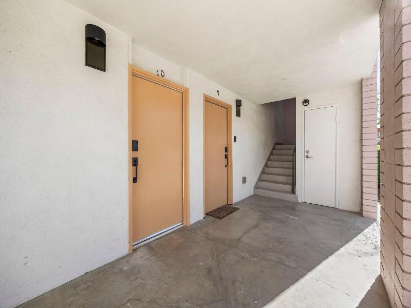 Palm Desert Suites image