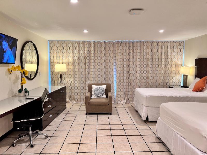 Palm Desert Suites image