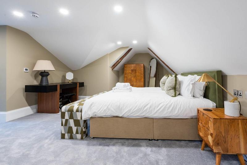 Old Abbey House Hotel image