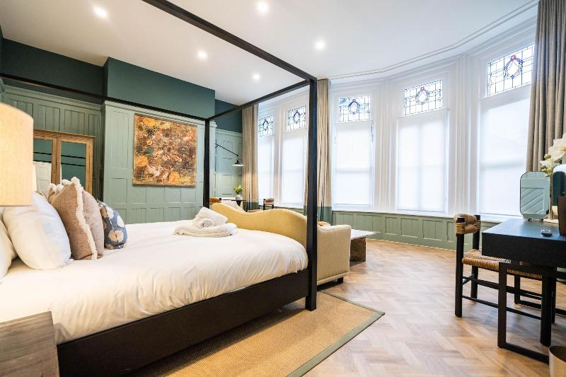 Old Abbey House Hotel image