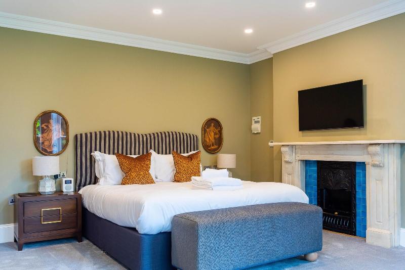 Old Abbey House Hotel image