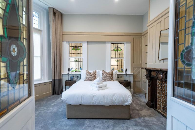 Old Abbey House Hotel image