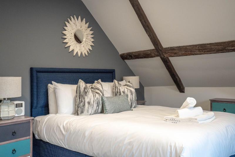 Old Abbey House Hotel image