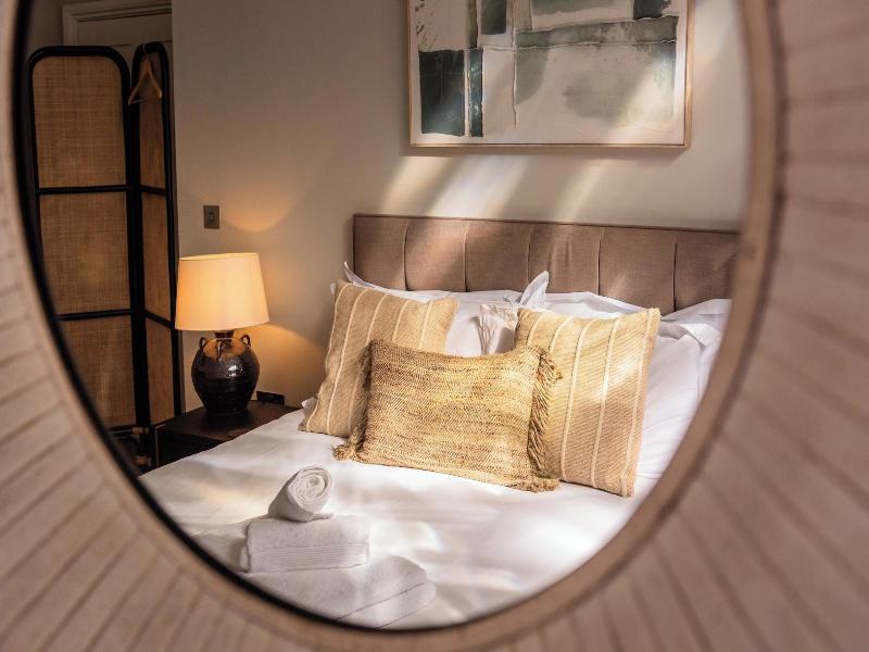 Old Abbey House Hotel image