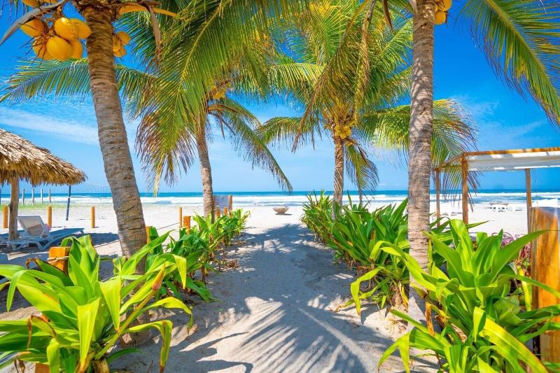 Izalco Hotel Beach Resort