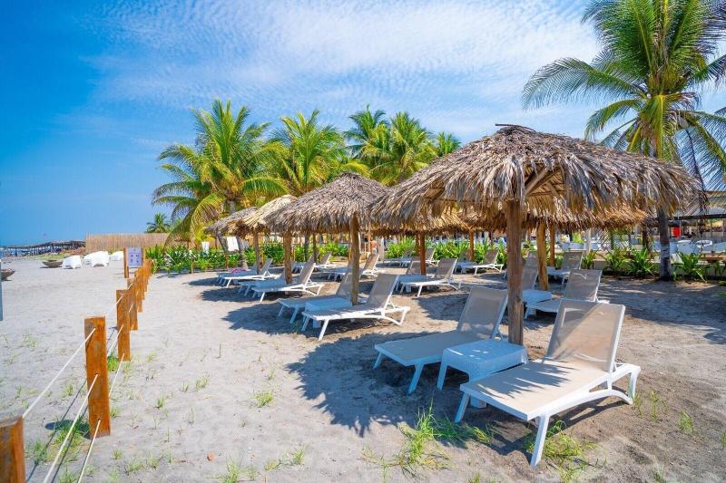 Izalco Hotel Beach Resort