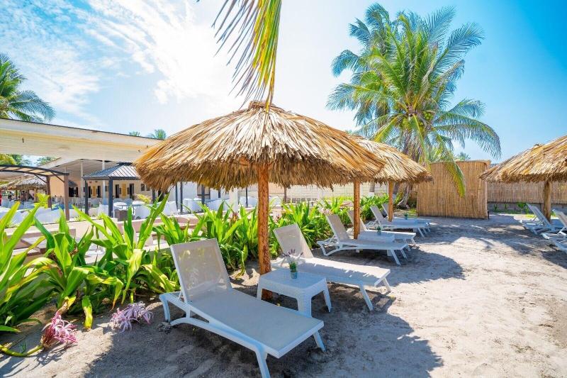 Izalco Hotel Beach Resort