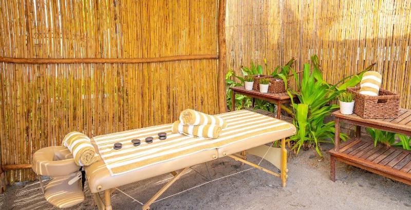 Izalco Hotel Beach Resort