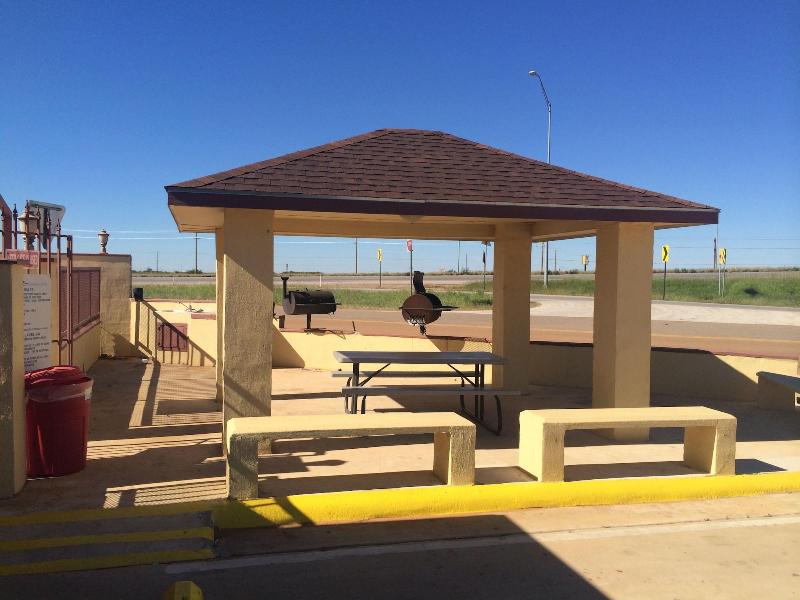 Cotulla Executive Inn, Downtown