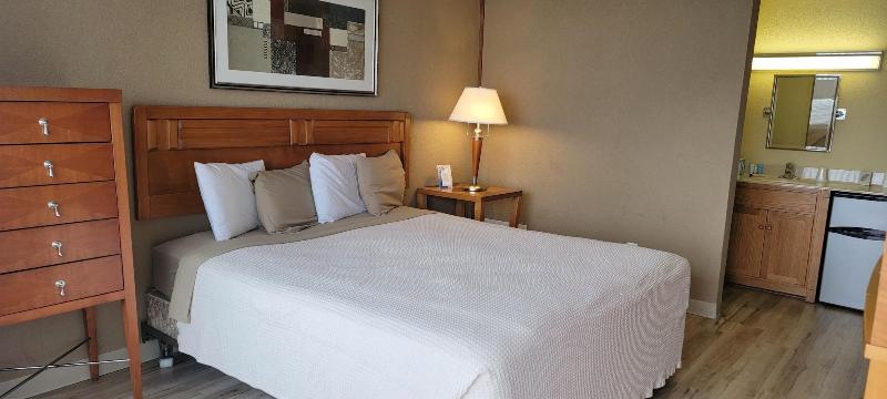 The Crusader Oceanfront Family Resort image
