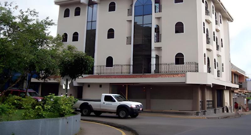 Alajuela Backpackers Airport Hostel