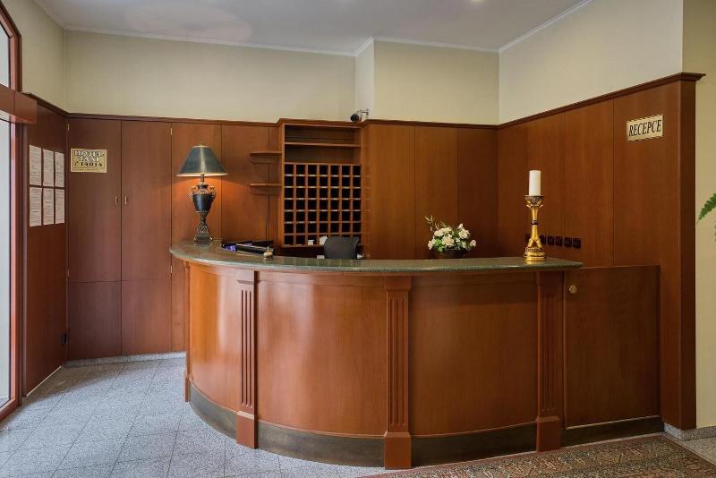 Hotel Royal image