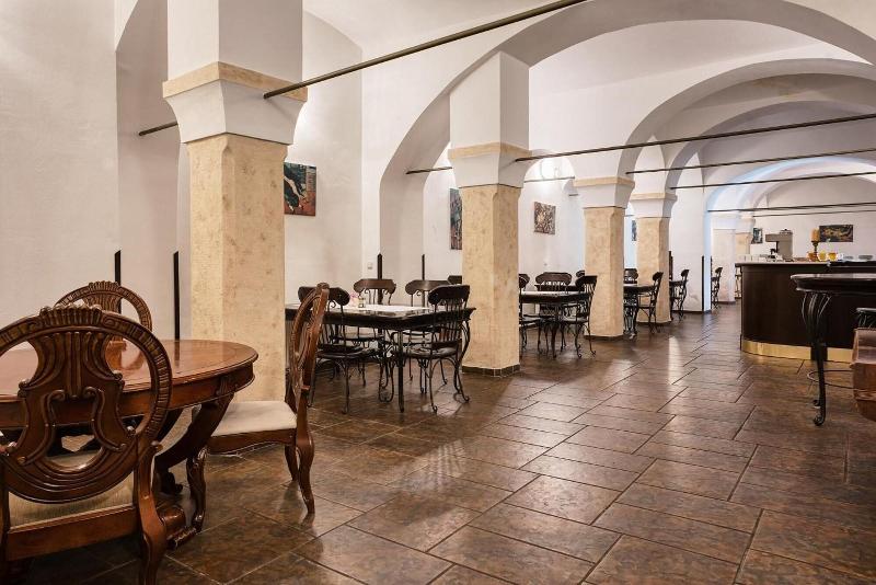 Hotel Royal image