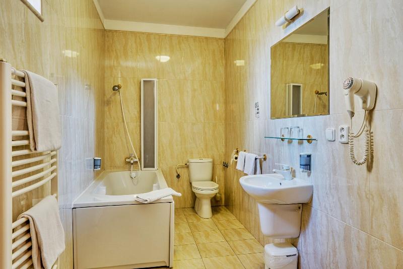 Hotel Royal image