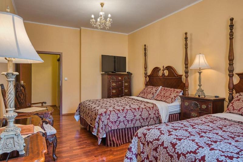 Hotel Royal image