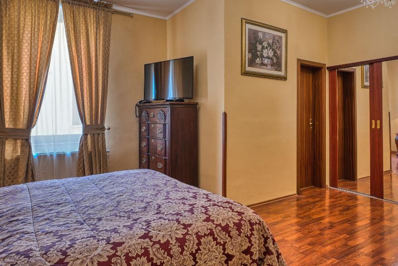 Hotel Royal image