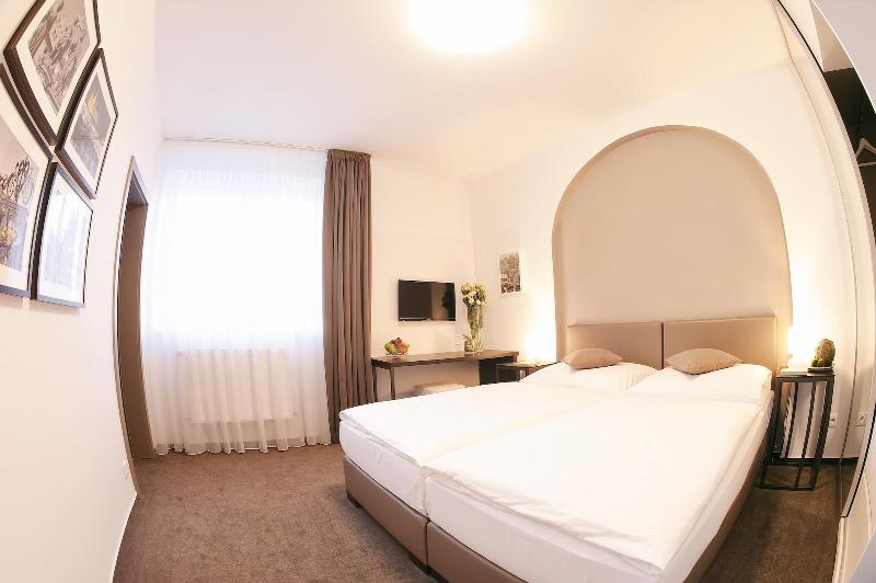 Villa Na Vinici image