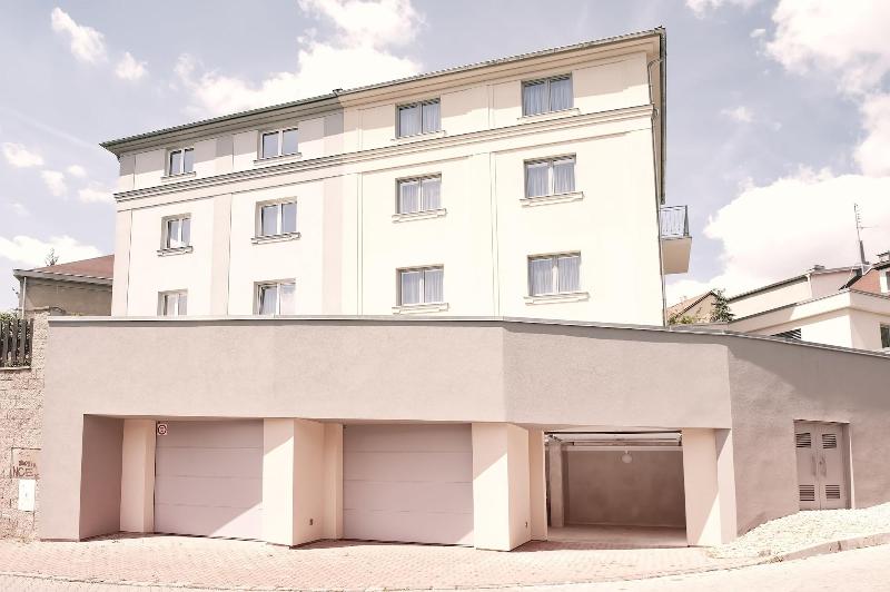 Villa Na Vinici image