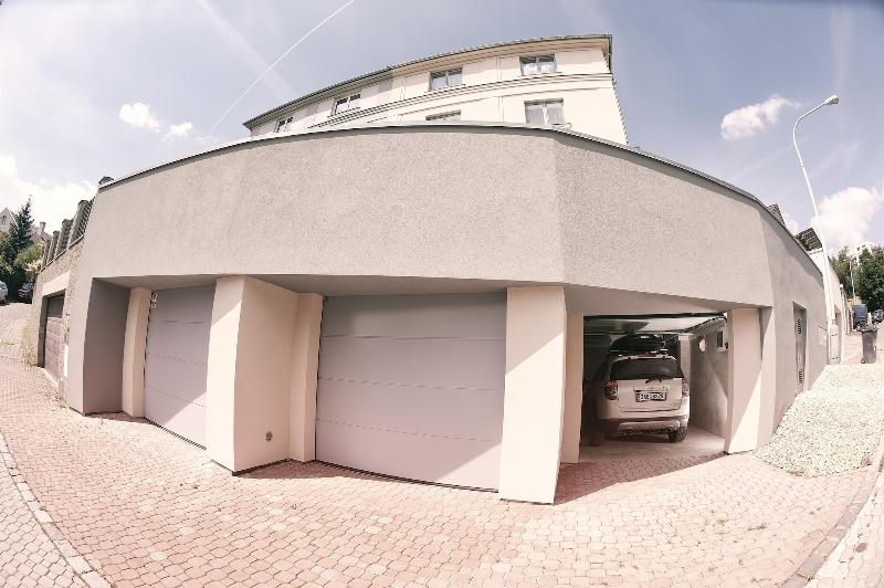 Villa Na Vinici image