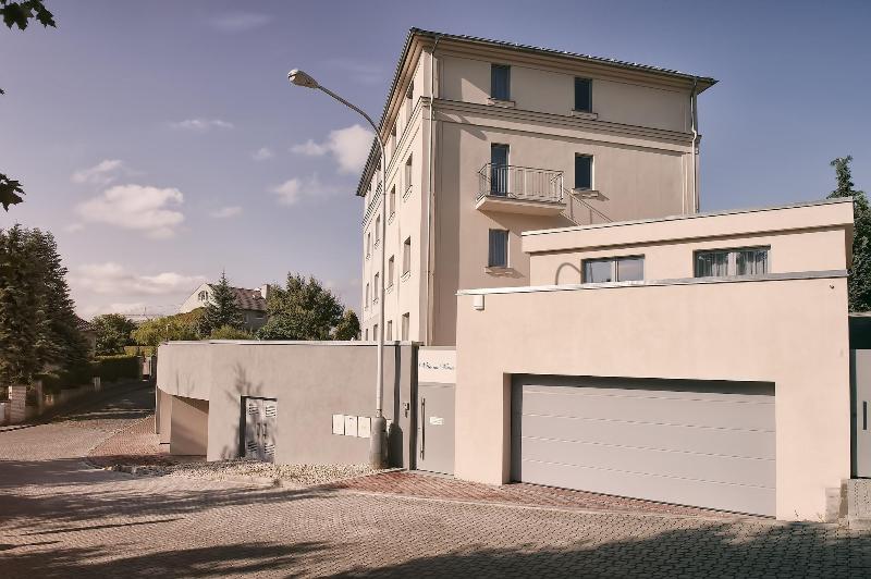 Villa Na Vinici image