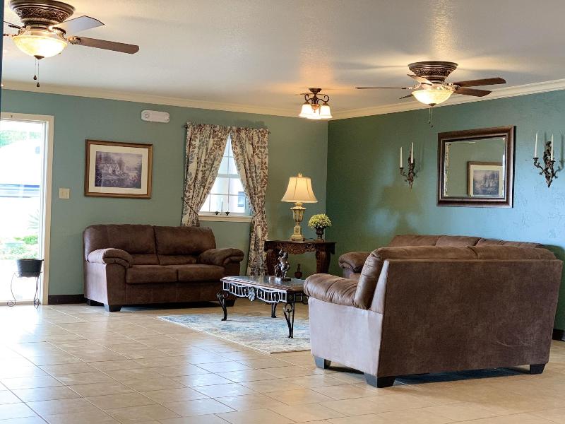 Candlelight Inn Suites Hwy 69 Near Mcalester — view