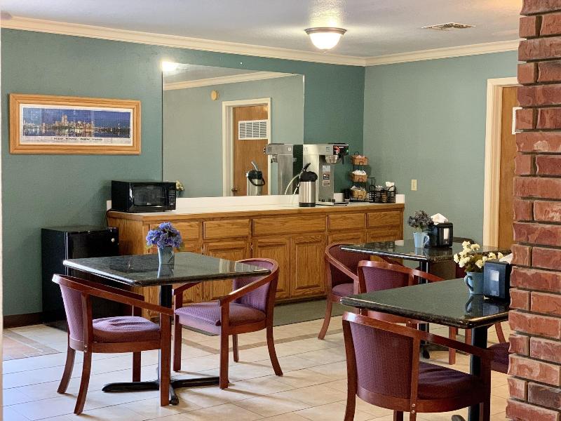 Candlelight Inn Suites Hwy 69 Near Mcalester