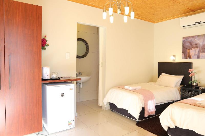 Tilla S Guesthouse image