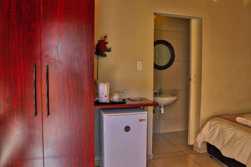 Tilla S Guesthouse image