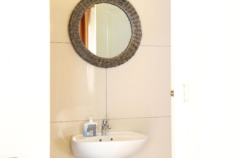 Tilla S Guesthouse image