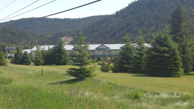 Monashee Motel image