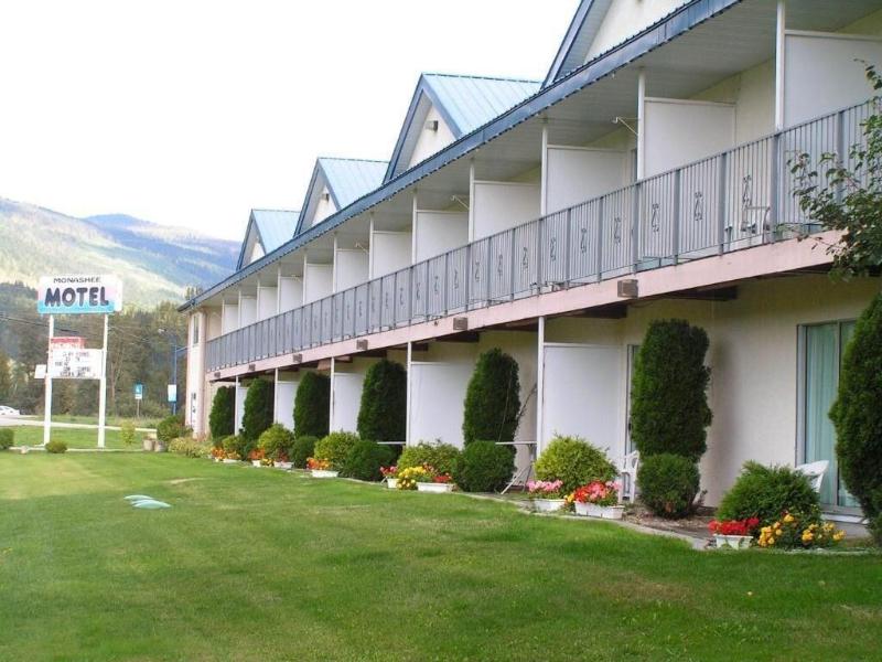 Monashee Motel image
