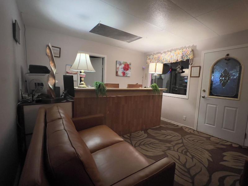 Monashee Motel image
