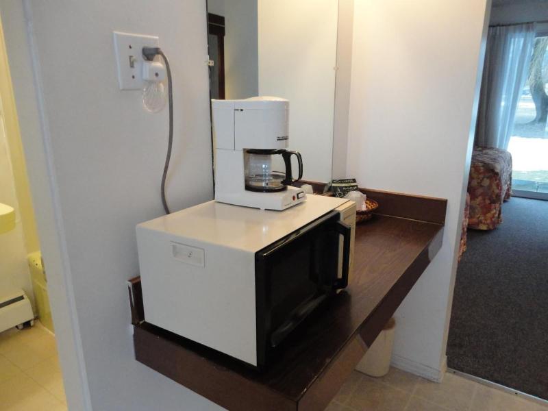 Monashee Motel image