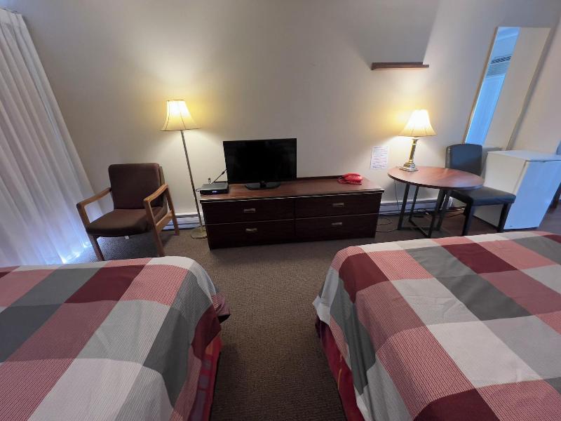 Monashee Motel image