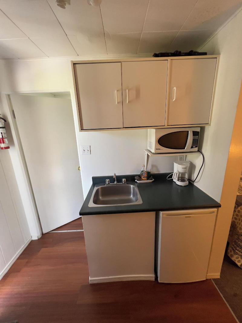 Monashee Motel image