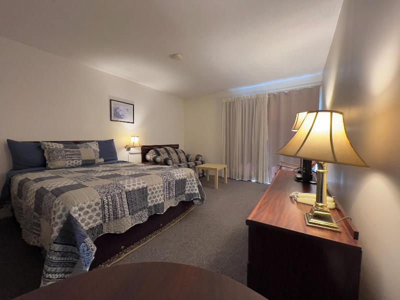 Monashee Motel image